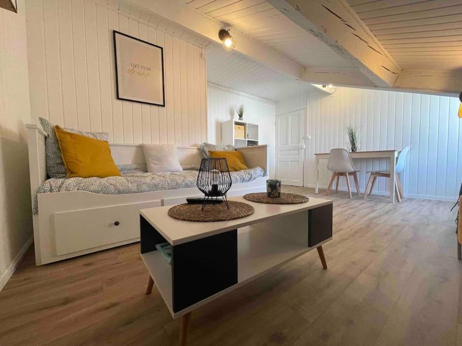 Studio Cosy, En Centre, Proche Gare, Vue Degagee Valence  Bagian luar foto