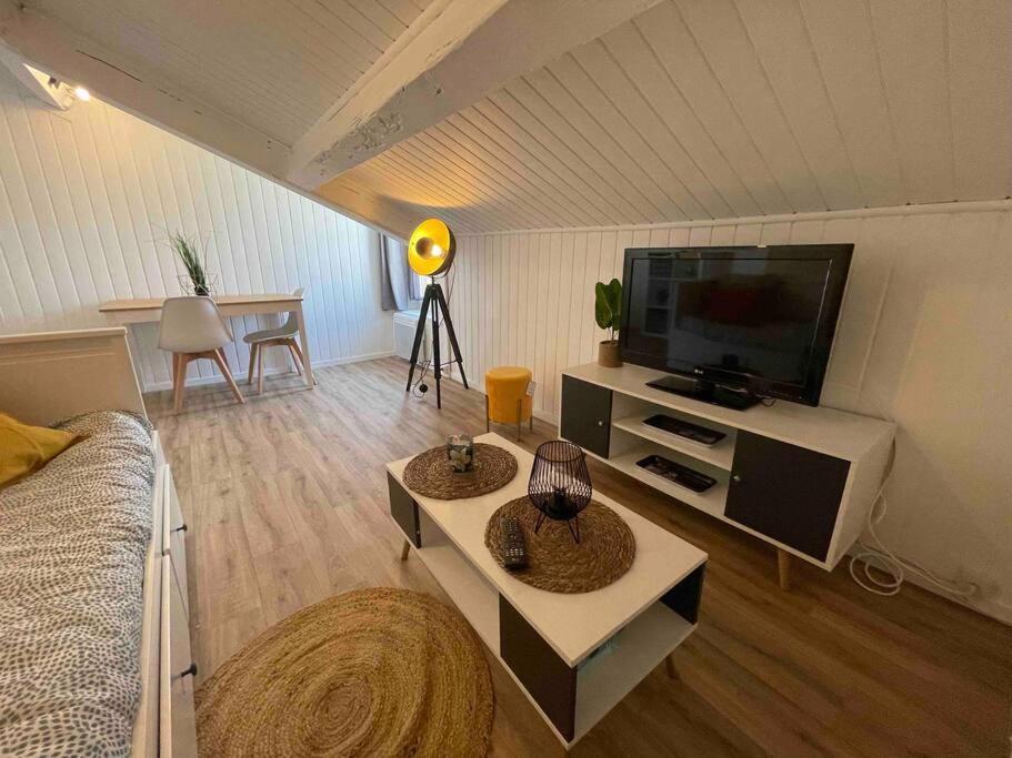 Studio Cosy, En Centre, Proche Gare, Vue Degagee Valence  Bagian luar foto